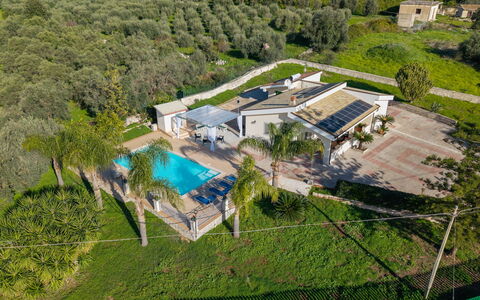 Villa Ninfa: Zwembad, Woongebied, Toevlucht, Landgoed, Huis, Vogelperspectief, Luchtfotografie, Herenhuis, Hacienda, Landscaping