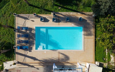 Villa Ninfa: Zwembad, Blauw, Water, Toevlucht, Buitenmeubels, Samengesteld Materiaal, Vrije Tijd, Eco Hotel, Thermae, Stoel