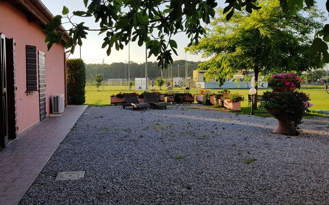 Appartamento Ibisco Seaside and Pool: Tuin, Oprit, Gazon, Schaduw, Werf, Flagstone, Landscaping, Gang, Cobblestone, Binnenplaats