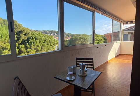 La Casa di Viviana Terrace, Close to the Beach: Meubilair, Verdieping, Hardwood, Beits, Stoel, Balkon, Houten Vloer, Eco Hotel, Daylighting, Dek