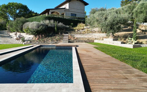 Villa Carciofa: Zwembad, Tuin, Landscaping, Waterpartij, Backyard, Flagstone, Gang