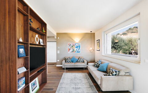 Villa Carciofa: Meubilair, Interieur Ontwerp, Bankstel, Flooring, Woonkamer, Muur, Televisie, Kamer, Verdieping, Hout