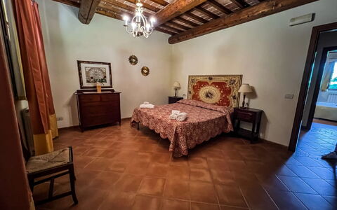 Tenuta Borgo al Sole: Muur, Flooring, Verdieping, Interieur Ontwerp, Meubilair, Plafond, Slaapkamer, Kamer, Bed Frame, Bed