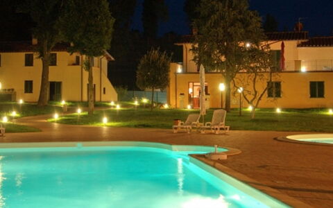 Tenuta Borgo al Sole: Landgoed, Hacienda, Villa, Gazon, Toevlucht, Werf, Hotel, Eco Hotel, Zwembad, Boerderij
