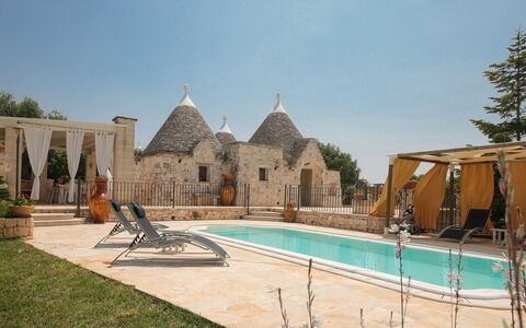 Trulli Retreat, Pool, Locorotondo: Zwembad, Villa