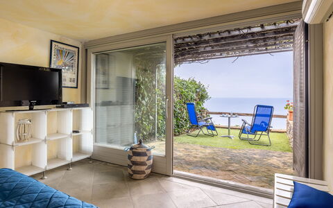 Stella Marina Apartment with Pool, Porto Santo Ste: Meubilair, Zee, Stoel, Oceaan, Toevlucht, Schaduw, Eco Hotel, Balkon, Hotel, Kamerplant