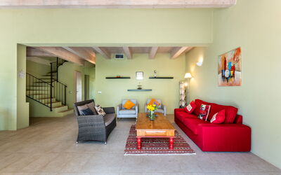 Villa Salvia: Meubilair, Interieur Ontwerp, Flooring, Muur, Verdieping, Bankstel, Plafond, Hout, Kamer, Woonkamer