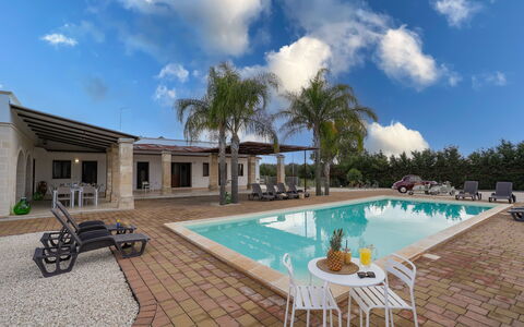 Apulia Retreat: Zwembad, Toevlucht, Woongebied, Samengesteld Materiaal, Landgoed, Eco Hotel, Hacienda, Villa, Schaduw