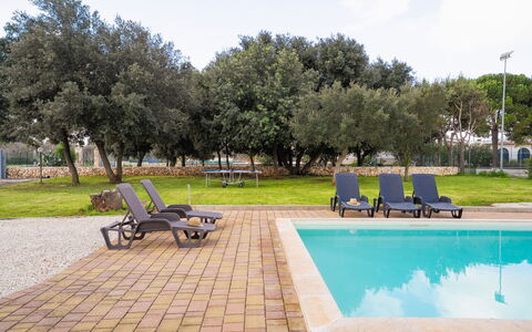 Apulia Retreat: Zwembad, Toevlucht, Landgoed, Schaduw, Hacienda, Landscaping, Binnenplaats, Ontwerp, Villa, Eco Hotel