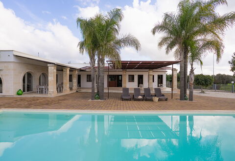 Apulia Retreat: Zwembad, Toevlucht, Schaduw, Landgoed, Hacienda, Eco Hotel, Villa, Landscaping, Binnenplaats