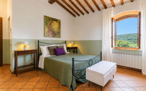 Podere Peteglia: Interieur Ontwerp, Meubilair, Plafond, Flooring, Kamer, Slaapkamer, Bed Frame, Bed, Bedding, Linens