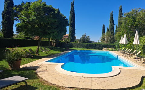 Podere Peteglia: Zwembad, Blauw, Toevlucht, Tuin, Landgoed, Eco Hotel, Landscaping, Schaduw, Hacienda, Thermae