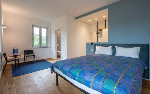 Cuadrat: Interieur Ontwerp, Meubilair, Slaapkamer, Muur, Bed, Flooring, Plafond, Verdieping, Hout, Laken