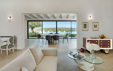 Villa Netina: Meubilair, Interieur Ontwerp, Flooring, Plafond, Verdieping, Tafel, Kamer, Stoel, Huis, Woonkamer