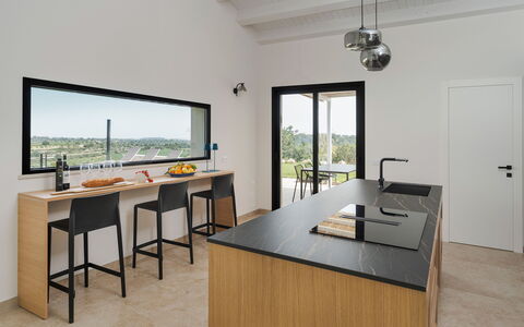 Villa Netina: Keuken, Meubilair, Countertop, Interieur Ontwerp, Flooring, Keuken En Eettafel, Tafel, Toestel Van De Keuken, Verdieping, Stoel