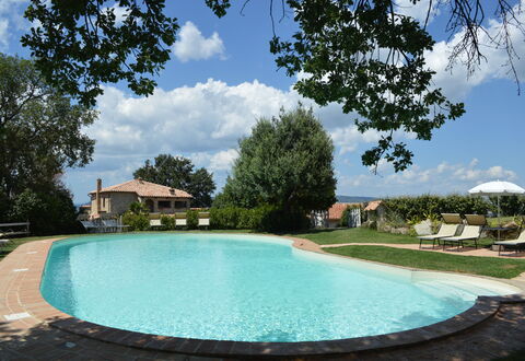 Agriturismo Bellavista, Private Pool, Val D'Orcia: Zwembad, Buitenmeubels, Landgoed, Toevlucht, Hacienda, Eco Hotel, Tuin, Boerderij, Schaduw, Villa