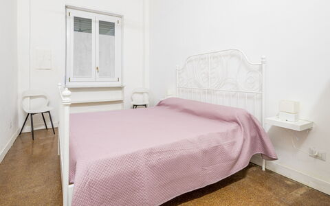 La Casa di Bruno, Terrace, in the Heart of Genova: Bed, Slaapkamer, Laken, Bedding, Interieur Ontwerp, Verdieping, Linens, Flooring, Meubilair, Kamer