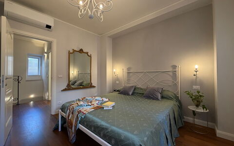 Casa Amandoli: Interieur Ontwerp, Meubilair, Bed, Slaapkamer, Flooring, Verdieping, Kamer, Plafond, Laken, Hout