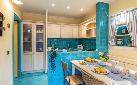 Suite la Torre: Interieur Ontwerp, Flooring, Meubilair, Verdieping, Plafond, Countertop, Keuken, Kamer, Verlichting, Tegel