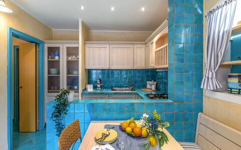 Suite la Torre: Interieur Ontwerp, Flooring, Meubilair, Keuken, Verdieping, Countertop, Plafond, Kamer, Verlichting, Cabinetry