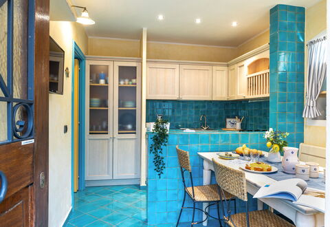 Suite la Torre: Interieur Ontwerp, Flooring, Meubilair, Keuken, Verdieping, Countertop, Plafond, Kamer, Verlichting, Cabinetry