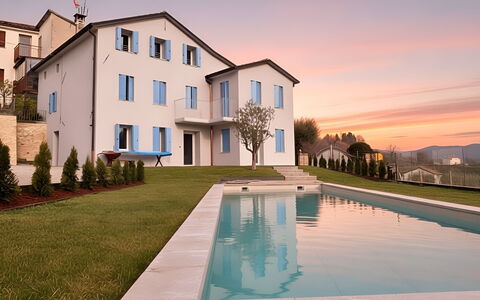 Villa Dolce Bacio, Pool and Spa, Valdobbiadene: Blauw, Zwembad, Huis, Woongebied, Huis, Landgoed, Villa, Balkon, Vrije Tijd, Gazon