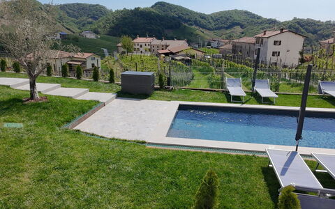 Villa Valdobbiadene Pool Spa: Zwembad, Stedelijk Ontwerp, Vrije Tijd, Tuin, Buitenmeubels, Toevlucht, Landscaping, Backyard, Landgoed, Eco Hotel