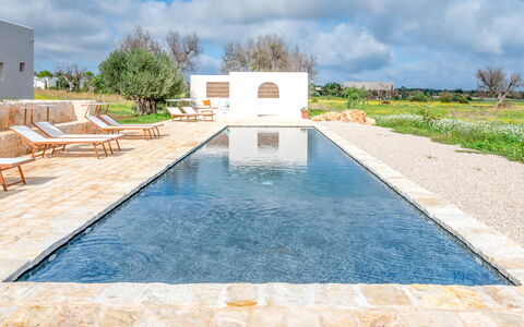 Terracorte Villa: Blauw, Water, Zwembad, Samengesteld Materiaal, Waterpartij, Reflectie, Reflecting Pool, Gang, Flagstone, Tegel