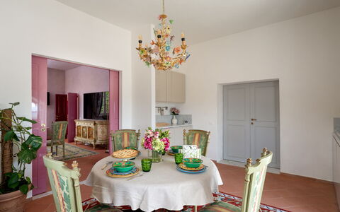 Villa Elisa: Meubilair, Interieur Ontwerp, Muur, Flooring, Tafel, Kamer, Verdieping, Eetkamer, Verlichting, Stoel