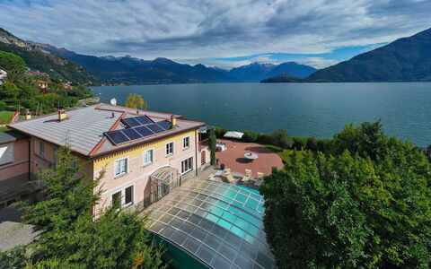 Besanina: Bergketen, Badplaats, Villa, Alpen, Herenhuis, Hotel, Toevlucht, Balkon