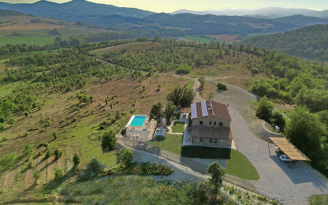 Villa Il Noccioleto: Landschap, Huis, Landelijk Gebied, Huis, Land Lot, Landgoed, Menselijke Nederzetting, Verblijf, Boerderij, Dorp