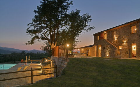 Villa Il Noccioleto: Huis, Huis, Verblijf, Landgoed, Boerderij, Villa, Eco Hotel, Zwembad, Avond, Herenhuis