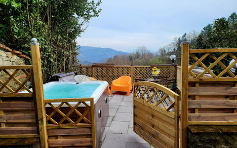 La Casa degli Artisti, Jacuzzi, Marliana: Zwembad, Hek, Eco Hotel, Toevlucht, Dek, Balkon, Buitenmeubels, Leuning, Outdoor Structuur, Backyard