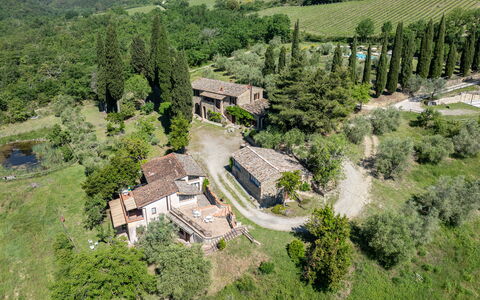 Podere le Lune with Pool, San Gimignano: Huis, Huis, Struik, Landschap, Dak, Landelijk Gebied, Verblijf, Land Lot, Landgoed, Plantengemeenschap