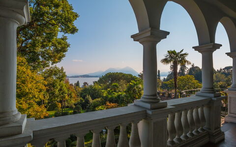 Romantica 16: Kolom, Bergketen, Baluster, Balkon, Villa