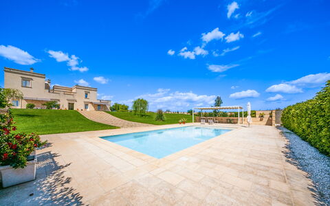Masseria Ficalindia: Blauw, Tuin, Landgoed, Landscaping, Zwembad, Gazon, Herenhuis, Villa, Park, Werf