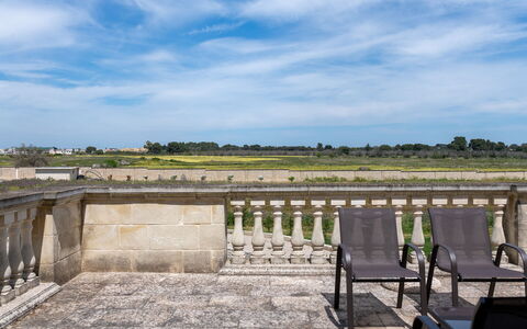 Masseria Ficalindia: Lucht, Baluster, Meteorologisch Verschijnsel, Balkon