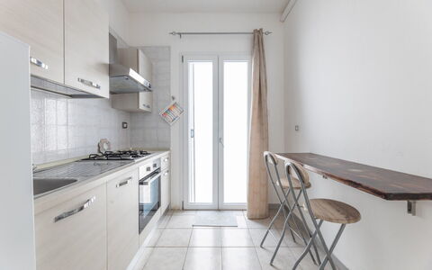 Casa Marinella, Marina di Mancaversa: Flooring, Hout, Meubilair, Verdieping, Interieur Ontwerp, Keuken, Countertop, Major Appliance, Huis, Appartement