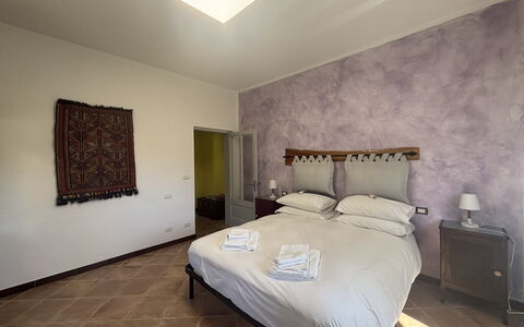 Apartment, Garden, Beigua Unesco Global Geopark: Bed, Interieur Ontwerp, Slaapkamer, Meubilair, Laken, Bedding, Verdieping, Flooring, Plafond, Kamer