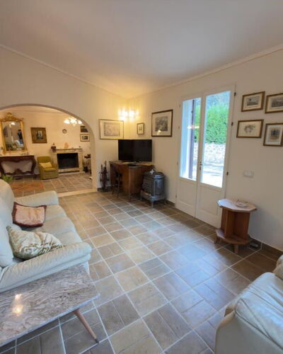 Villa Montepulciano Vineyard: Meubilair, Interieur Ontwerp, Flooring, Bankstel, Verdieping, Hout, Plafond, Woonkamer, Kamer, Verlichting