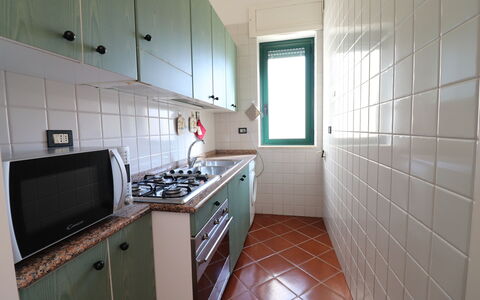 Giulia: Keuken, Major Appliance, Fornuis, Toestel Van De Keuken, Gasfornuis, Countertop, Fornuis, Cooktop, Appartement, Gootsteen