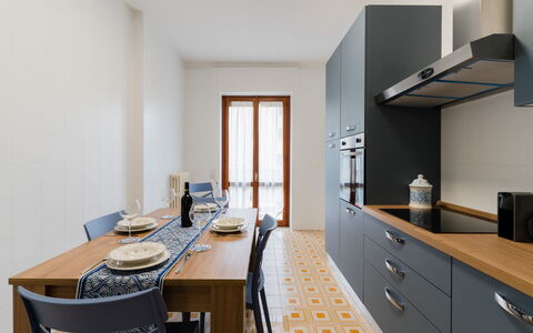 Stella Marina: Keuken, Countertop, Meubilair, Cabinetry, Interieur Ontwerp, Flooring, Toestel Van De Keuken, Hout, Verdieping, Major Appliance