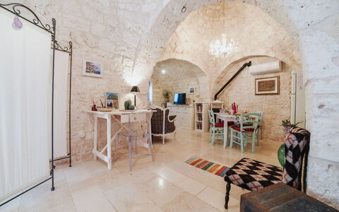 Trulli al Verde Viburno: Interieur Ontwerp, Meubilair, Flooring, Plafond, Verdieping, Stoel, Kamer, Lichte Inrichting, Appartement, Woonkamer
