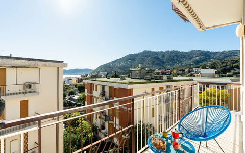 Orizzonte Blu Alassio: Woongebied, Appartement, Balkon, Condominium, Hotel, Penthouse
