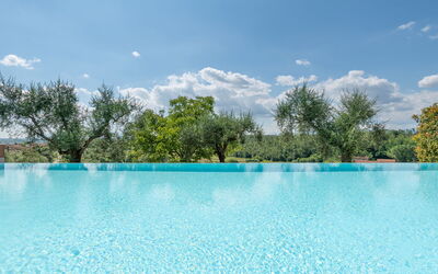 Agriturismo le Due Querce: Blauw, Zwembad, Samengesteld Materiaal, Toevlucht, Waterpartij, Reflectie, Buitenmeubels, Eco Hotel, Hotel, Tegel