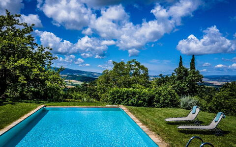Podere i Prati: Blauw, Zwembad, Tuin, Eco Hotel, Landscaping, Schaduw, Waterpartij, Toevlucht, Hacienda, Cumulus