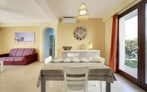 Borgo Vigata 1: Meubilair, Interieur Ontwerp, Flooring, Verdieping, Hout, Plafond, Kamer, Tafel, Appartement, Stoel