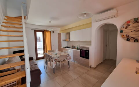 Borgo Vigata 3: Flooring, Hout, Verdieping, Interieur Ontwerp, Meubilair, Appartement, Beits, Kamer, Deur, Plafond