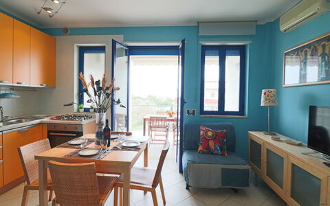 Circe Sea View: Meubilair, Interieur Ontwerp, Stoel, Tafel, Keuken En Eettafel, Verdieping, Kamer, Appartement, Eetkamer, Beits