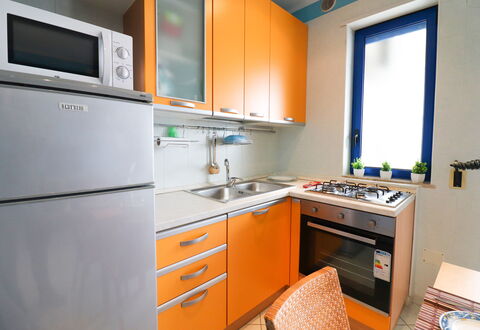 Circe Sea View: Keuken, Toestel Van De Keuken, Major Appliance, Countertop, Hout, Gootsteen, Fornuis, Cabinetry, Fornuis, Interieur Ontwerp